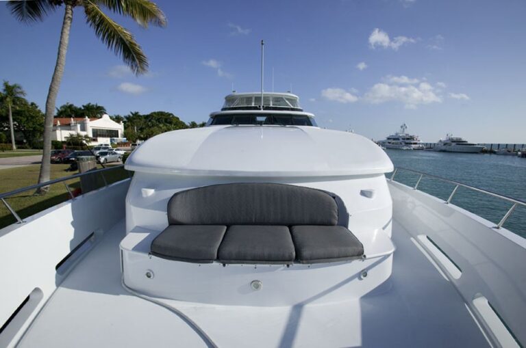 The 32m Yacht OUTTA TOUCH