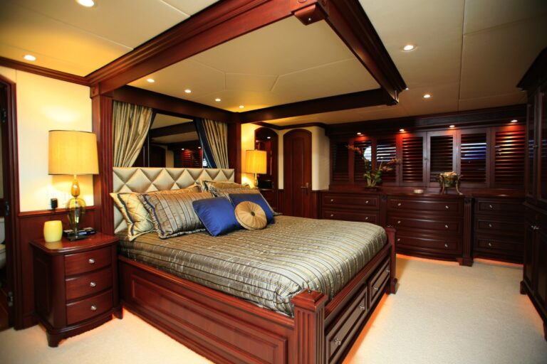 The 32m Yacht REFLECTIONS