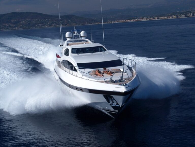 The 32m Yacht SAMIRA