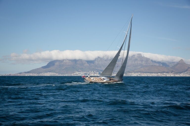 The 32m Yacht SEAWAVE