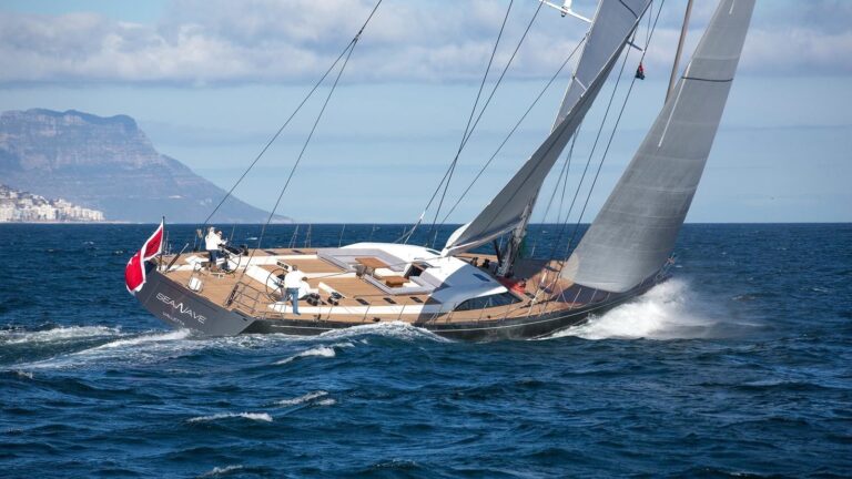 The 32m Yacht SEAWAVE