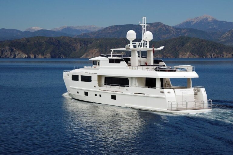The 32m Yacht SERENITAS