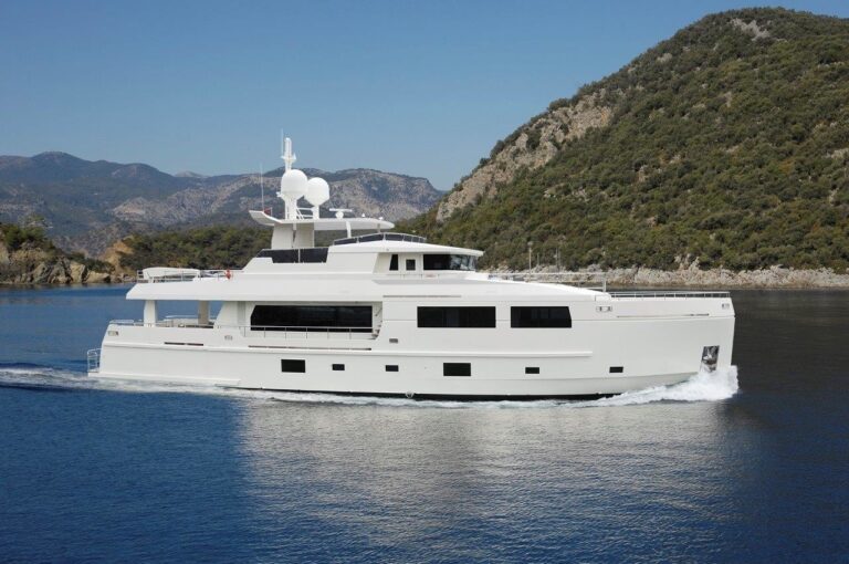 The 32m Yacht SERENITAS