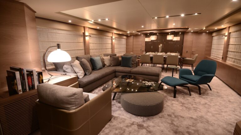 The 32m Yacht SERENITY