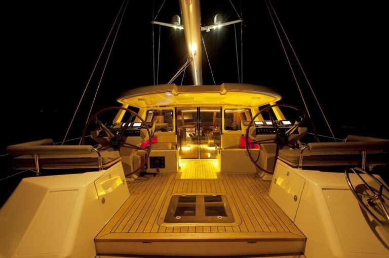 The 32m Yacht SILVER LINING