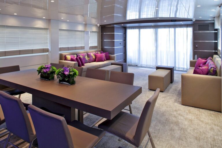 The 32m Yacht TROPICANA