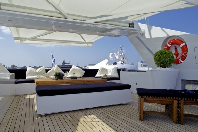 The 32m Yacht TROPICANA