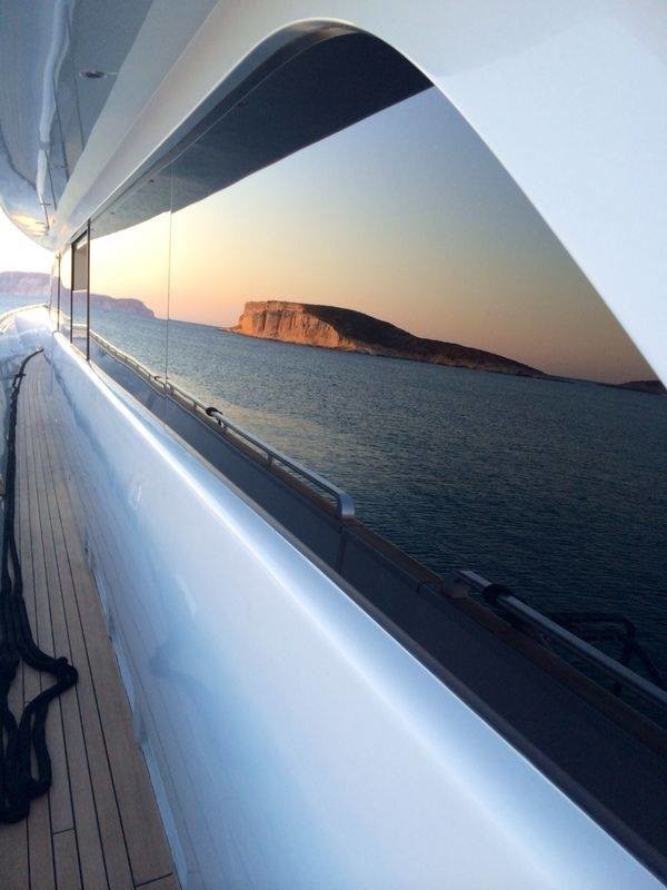 The 32m Yacht TROPICANA