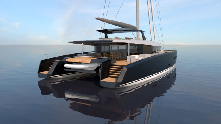 33m RUIYING Catamaran Aft View