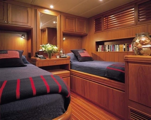 The 33m Yacht AVALON