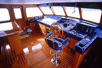The 33m Yacht HUNTRESS
