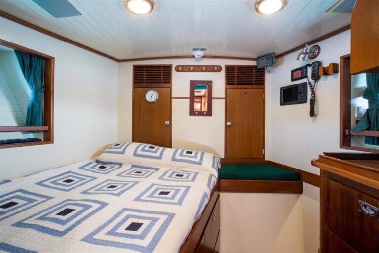The 33m Yacht KEEWAYDIN