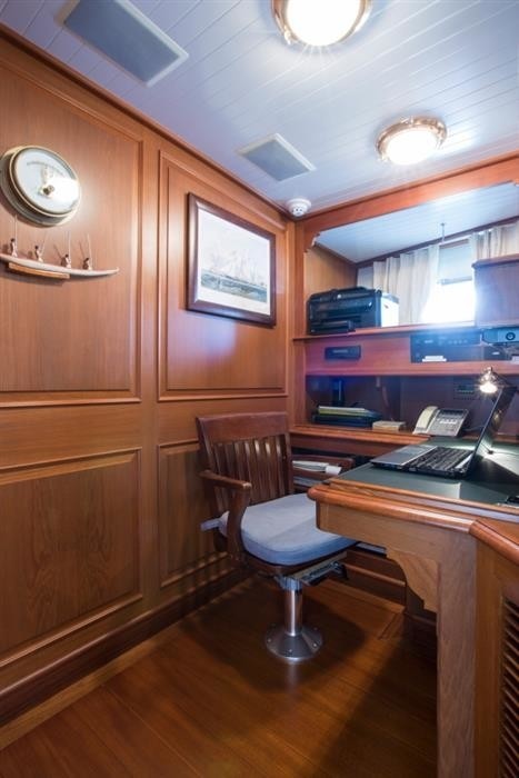 The 33m Yacht KEEWAYDIN