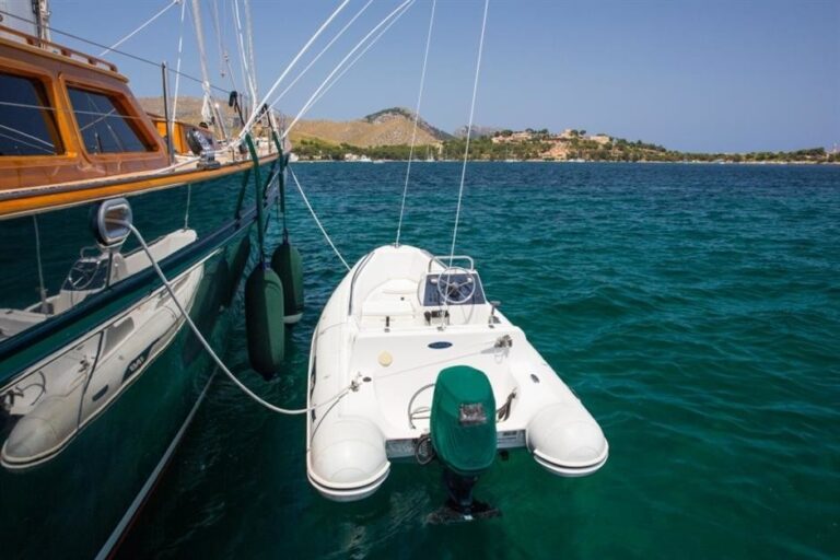 The 33m Yacht KEEWAYDIN