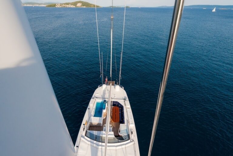 The 33m Yacht LADY SUNSHINE