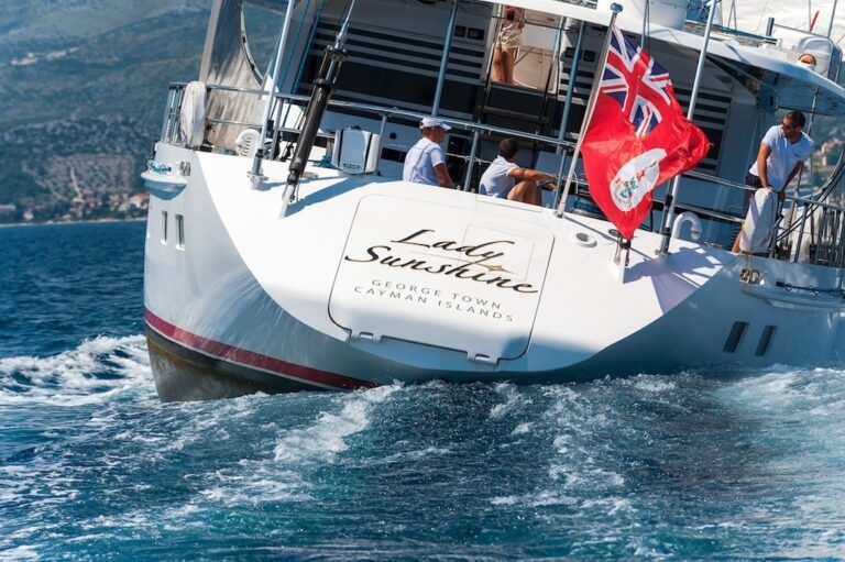The 33m Yacht LADY SUNSHINE