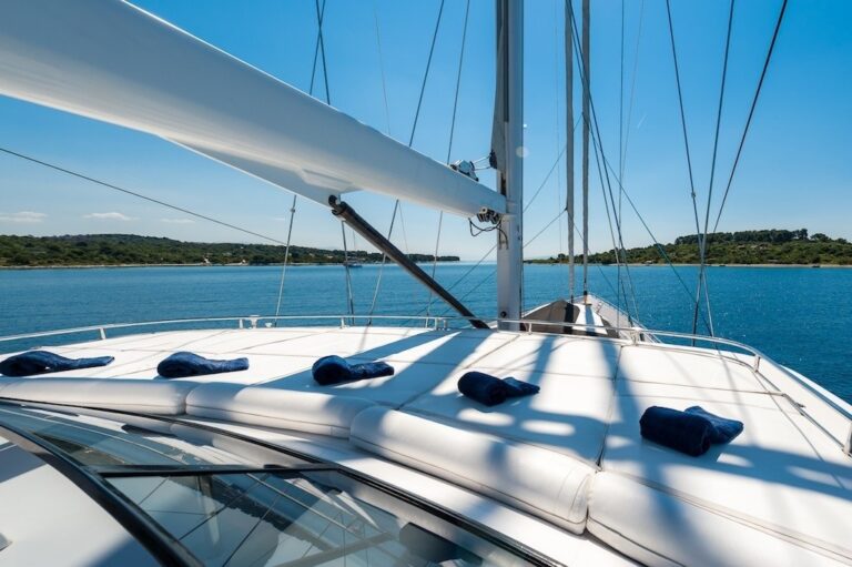 The 33m Yacht LADY SUNSHINE