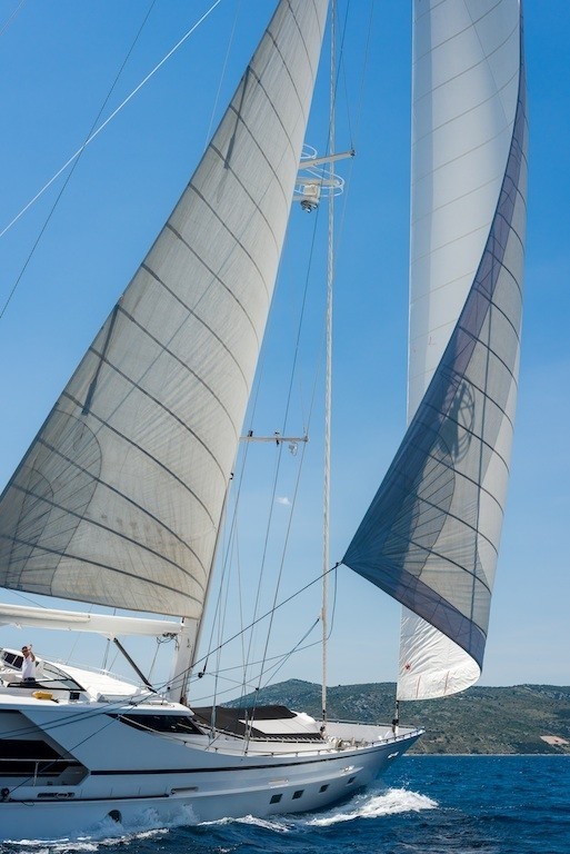 The 33m Yacht LADY SUNSHINE