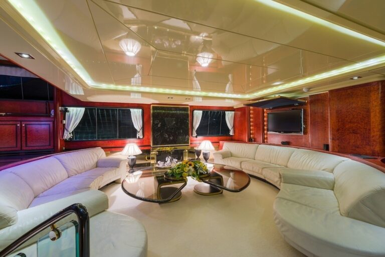 The 33m Yacht LADY SUNSHINE