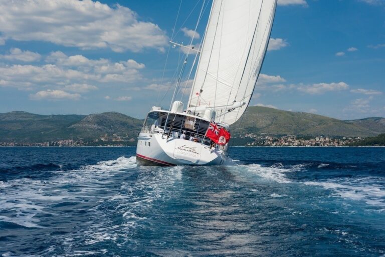 The 33m Yacht LADY SUNSHINE