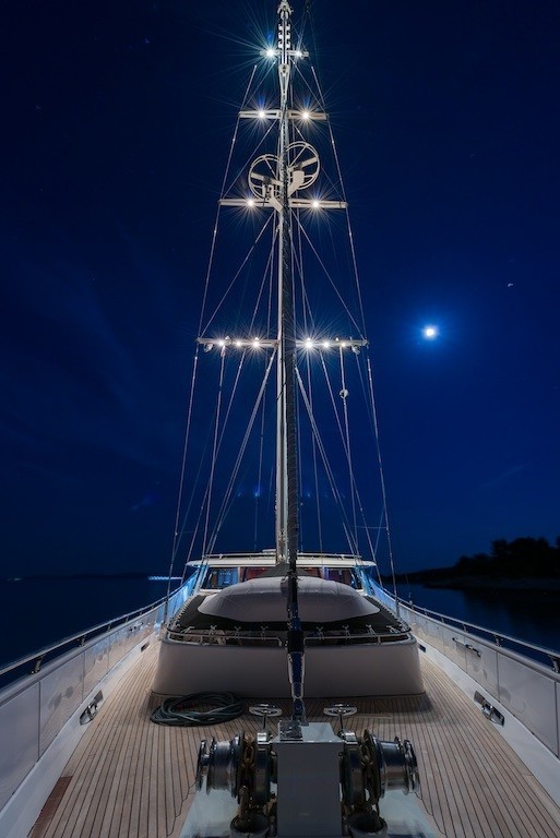 The 33m Yacht LADY SUNSHINE