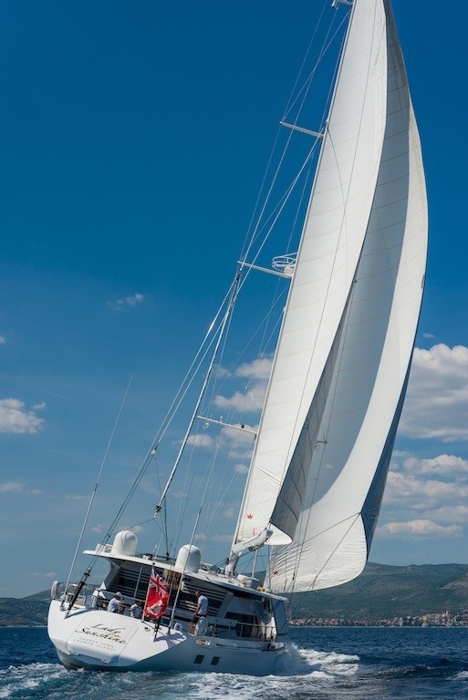 The 33m Yacht LADY SUNSHINE