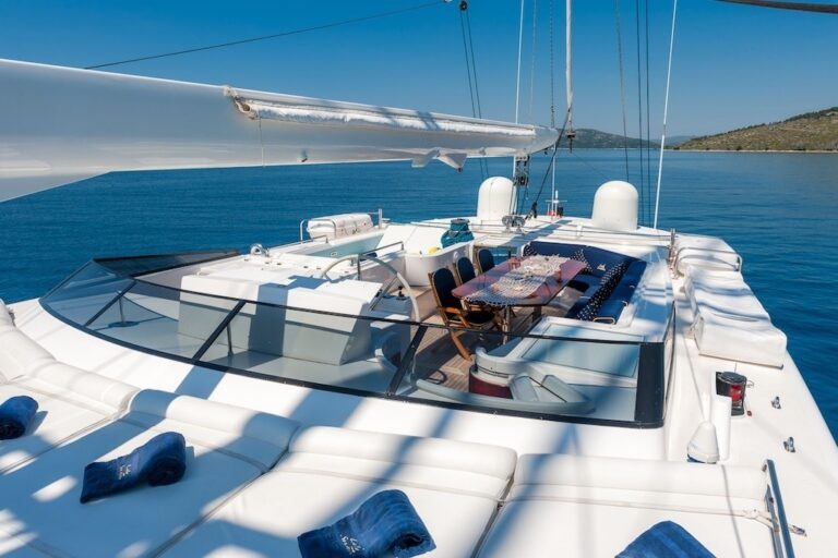 The 33m Yacht LADY SUNSHINE