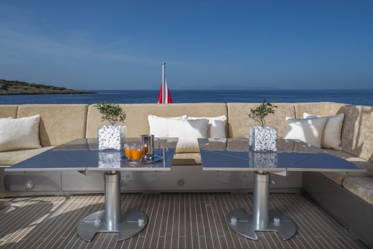 aft deck seating