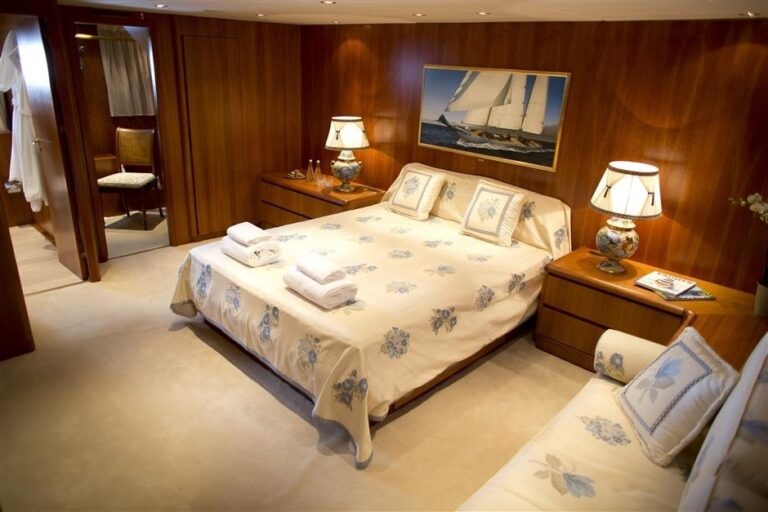 The 33m Yacht MARGHERITA