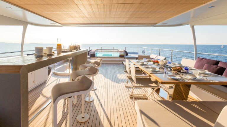 The 33m Yacht NARVALO