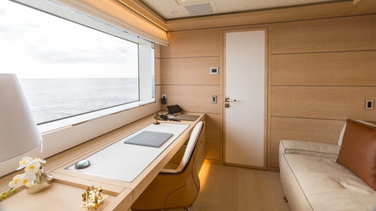 The 33m Yacht NARVALO