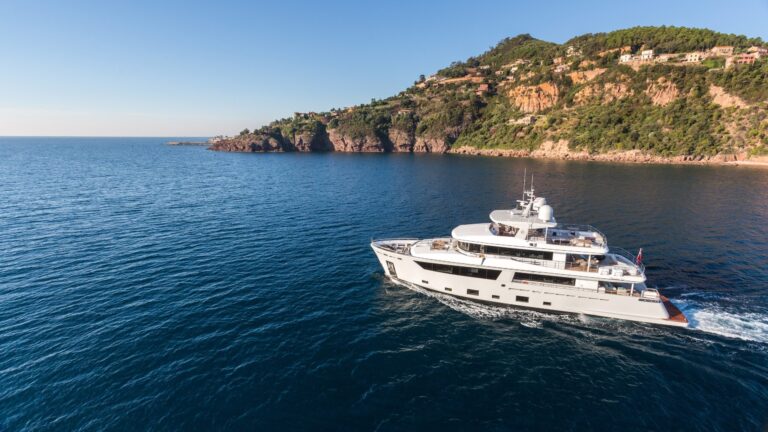 The 33m Yacht NARVALO