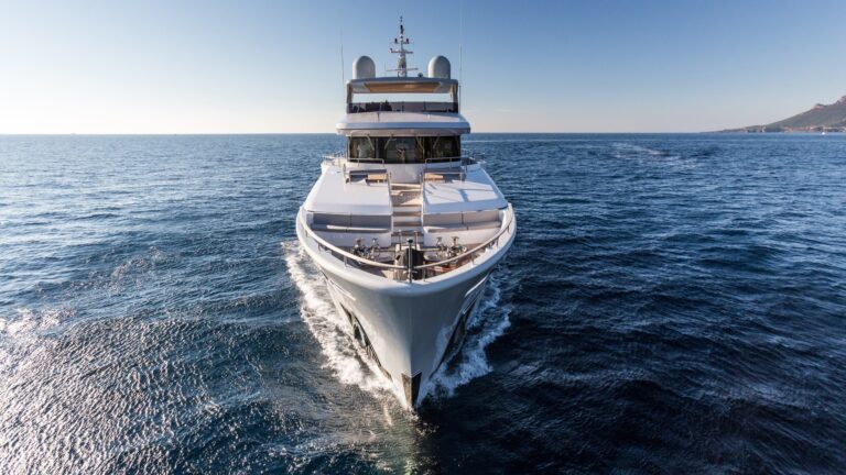 The 33m Yacht NARVALO