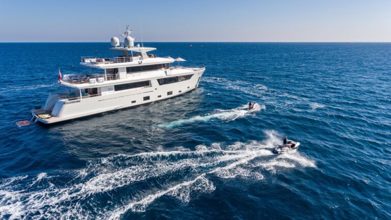 The 33m Yacht NARVALO