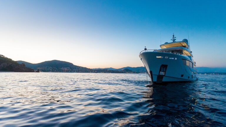 The 33m Yacht NARVALO