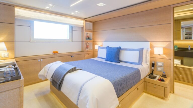 The 33m Yacht NARVALO