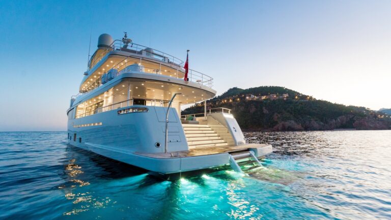 The 33m Yacht NARVALO