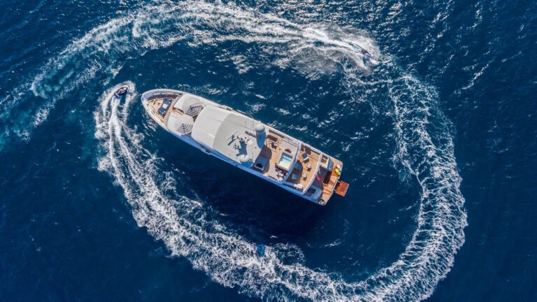 The 33m Yacht NARVALO