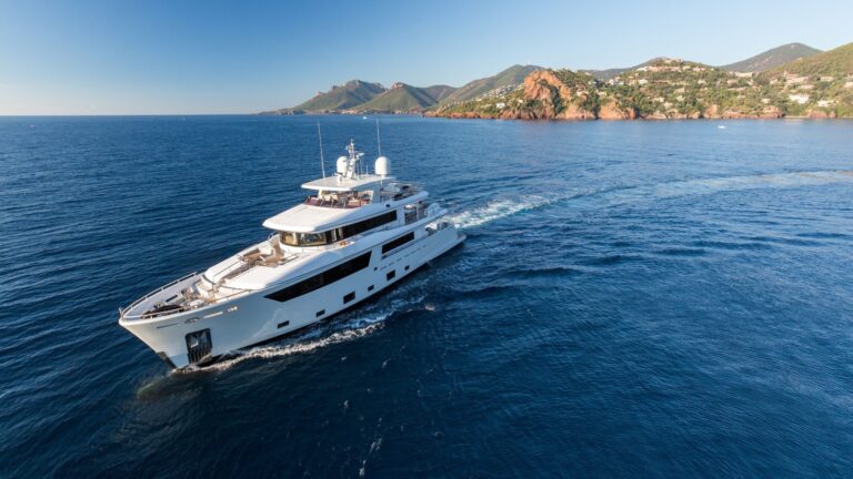 The 33m Yacht NARVALO
