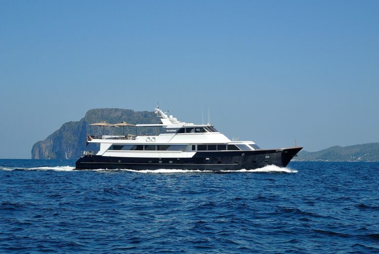 The 33m Yacht NYMPHAEA