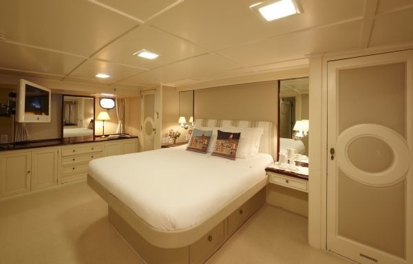 The 33m Yacht SANTA MARIA