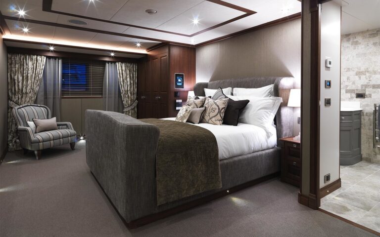 The 33m Yacht STORM