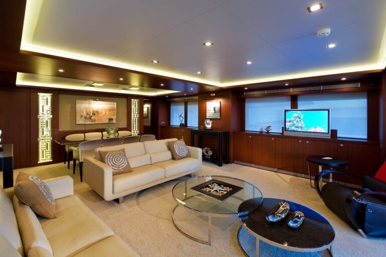The 33m Yacht SUNKISS