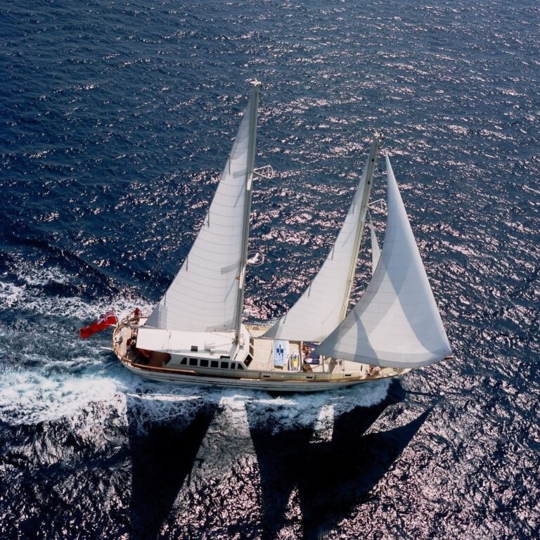 The 33m Yacht TIGERLILY OF CORNWALL