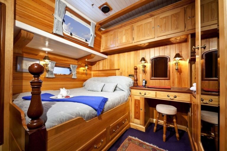 The 33m Yacht TIGERLILY OF CORNWALL