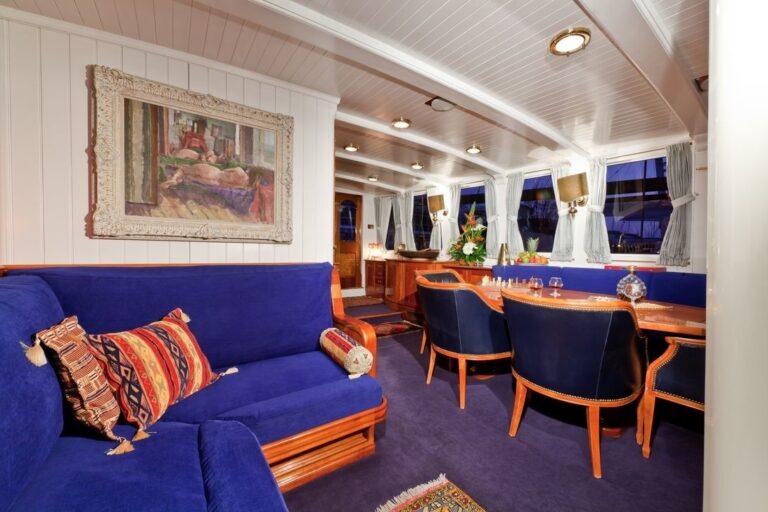The 33m Yacht TIGERLILY OF CORNWALL