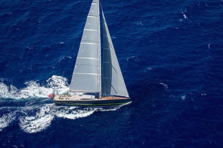 The 33m Yacht WINWIN