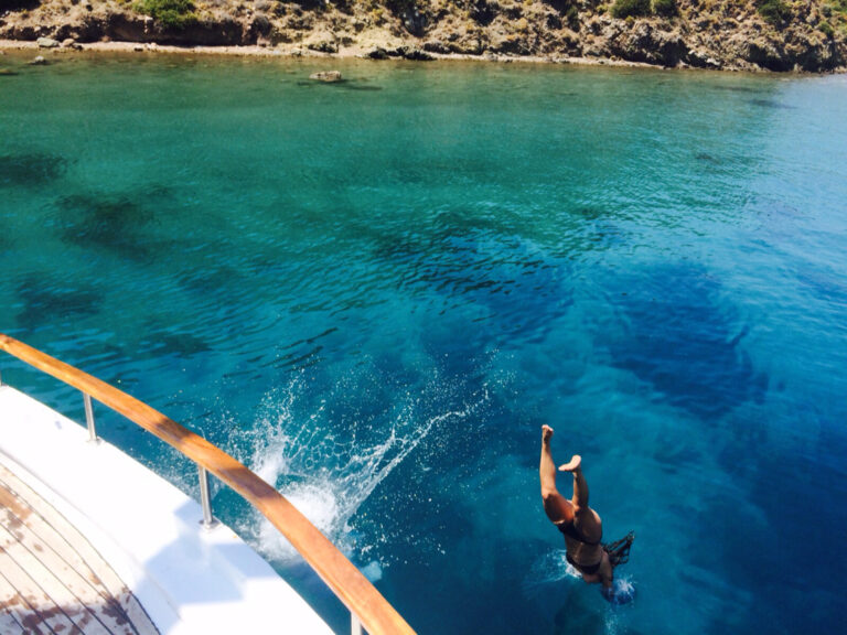 Charter yacht Casa DellArte II