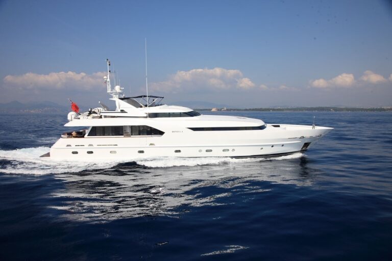 The 34m Yacht AZUL A