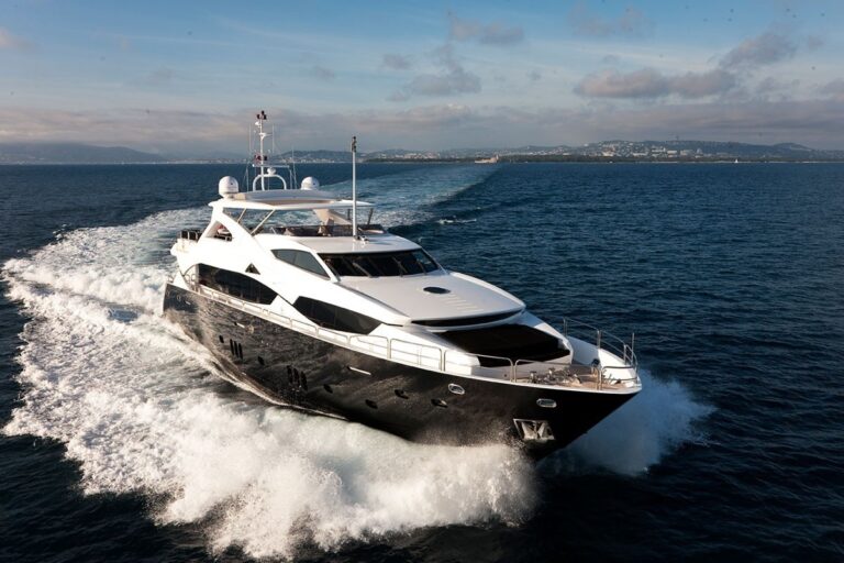 The 34m Yacht BLACK AND WHITE